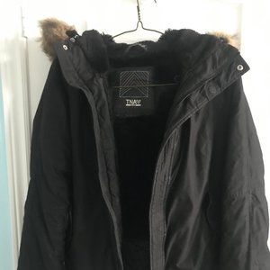 Short Aritzia Winter Jacket